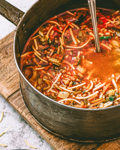 Kookboek: 60 recepten met 6 ingrediënten voor mensen die niet van afwas houden